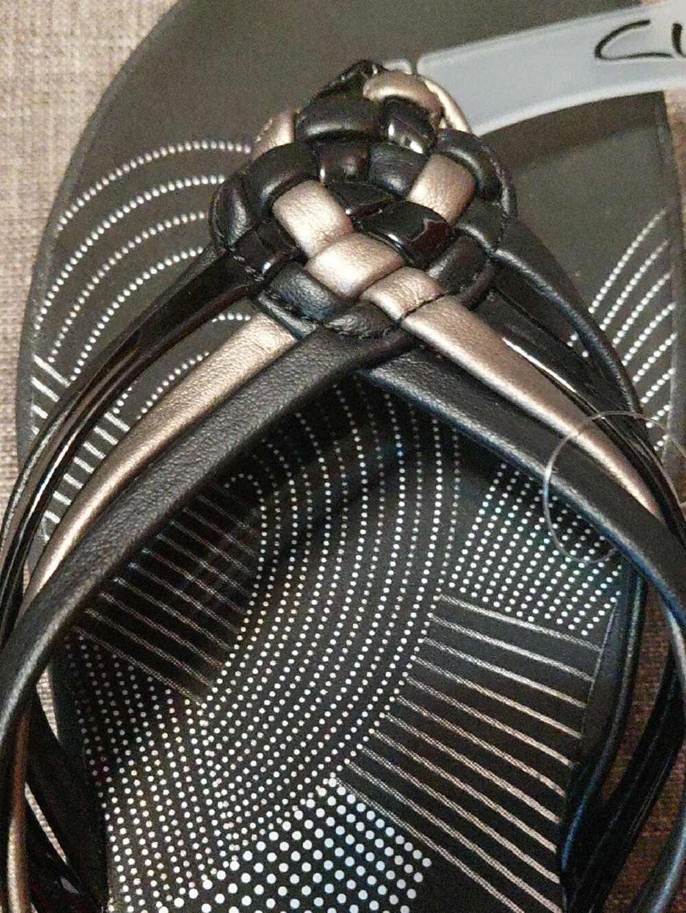 Clarks Women's Black and Bronze Woven-Strap Cloudsteppers Sandals SIZE 9 - Picture 4 of 10